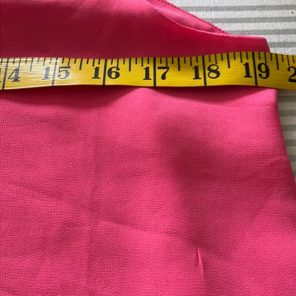 E&M Fuchsia Pink Sleeveless Cropped Cami, Size M - Picture 11 of 12